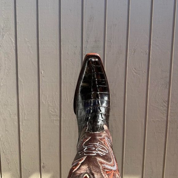 #59 Imitation Boot with Cocodrile Tail Details in Brown Color - Picture 4 of 5